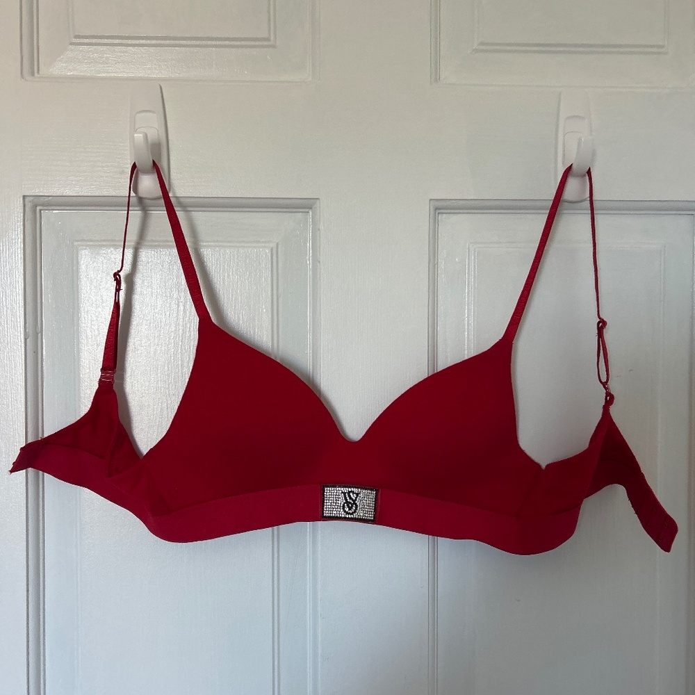 Victoria’s Secret 32B Wireless Bra